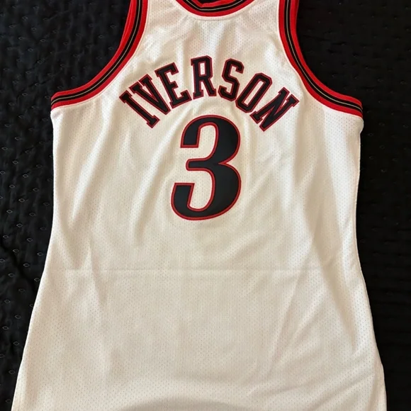 Allen Iverson 97-98 Authentic Mitchell & Ness Home jersey Size L